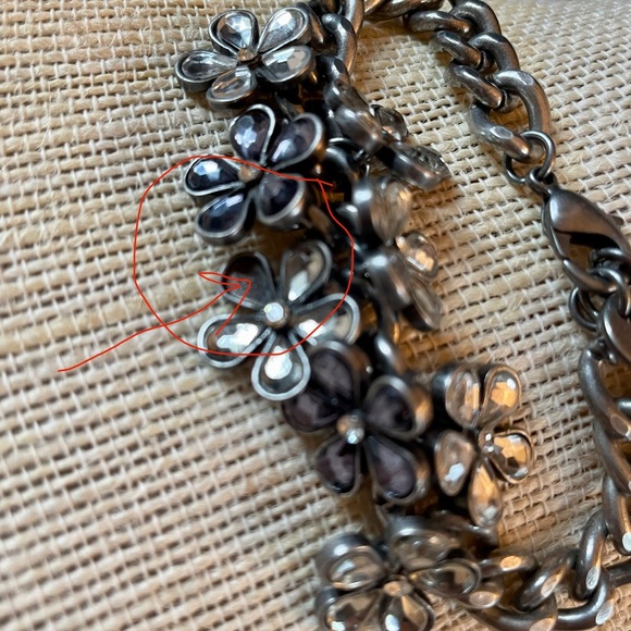 Abercrombie & Fitch flower bracelet - Picture 5 of 5